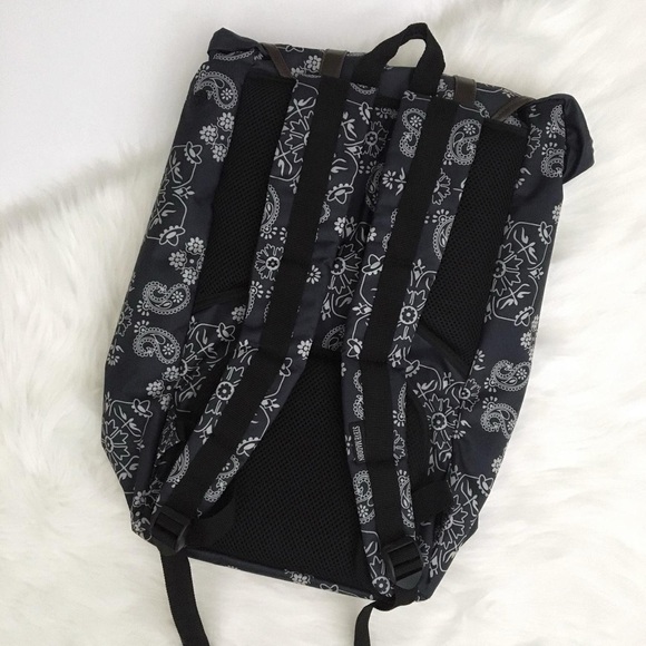 Steve Madden Navy Blue & White Floral Utility Backpack - Picture 2 of 4